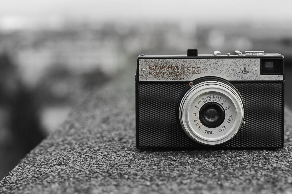 Analog vs Digital: Exploring the Pros and Cons of Traditional and Digital Technologies