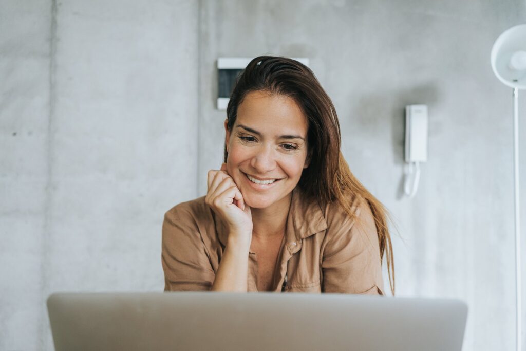 The 'Facebook Official' Revolution: Digital Commitment in 2006