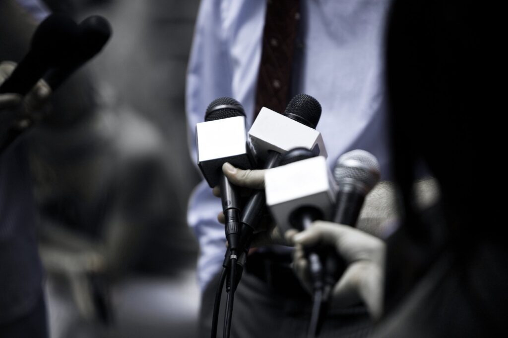 The Impact of AI-Generated Summaries on Modern Journalism