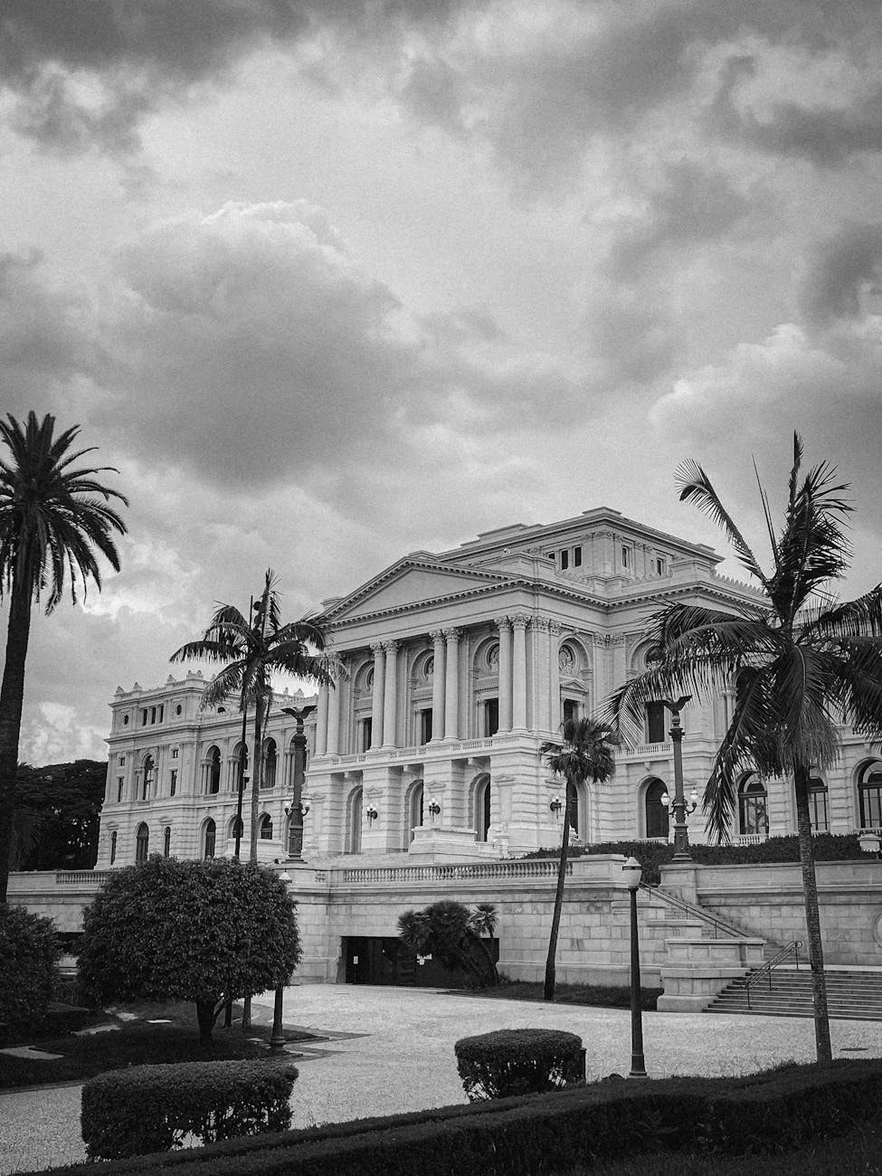BNSS Enforcement: SC Blocks High Court Stays on Investigations