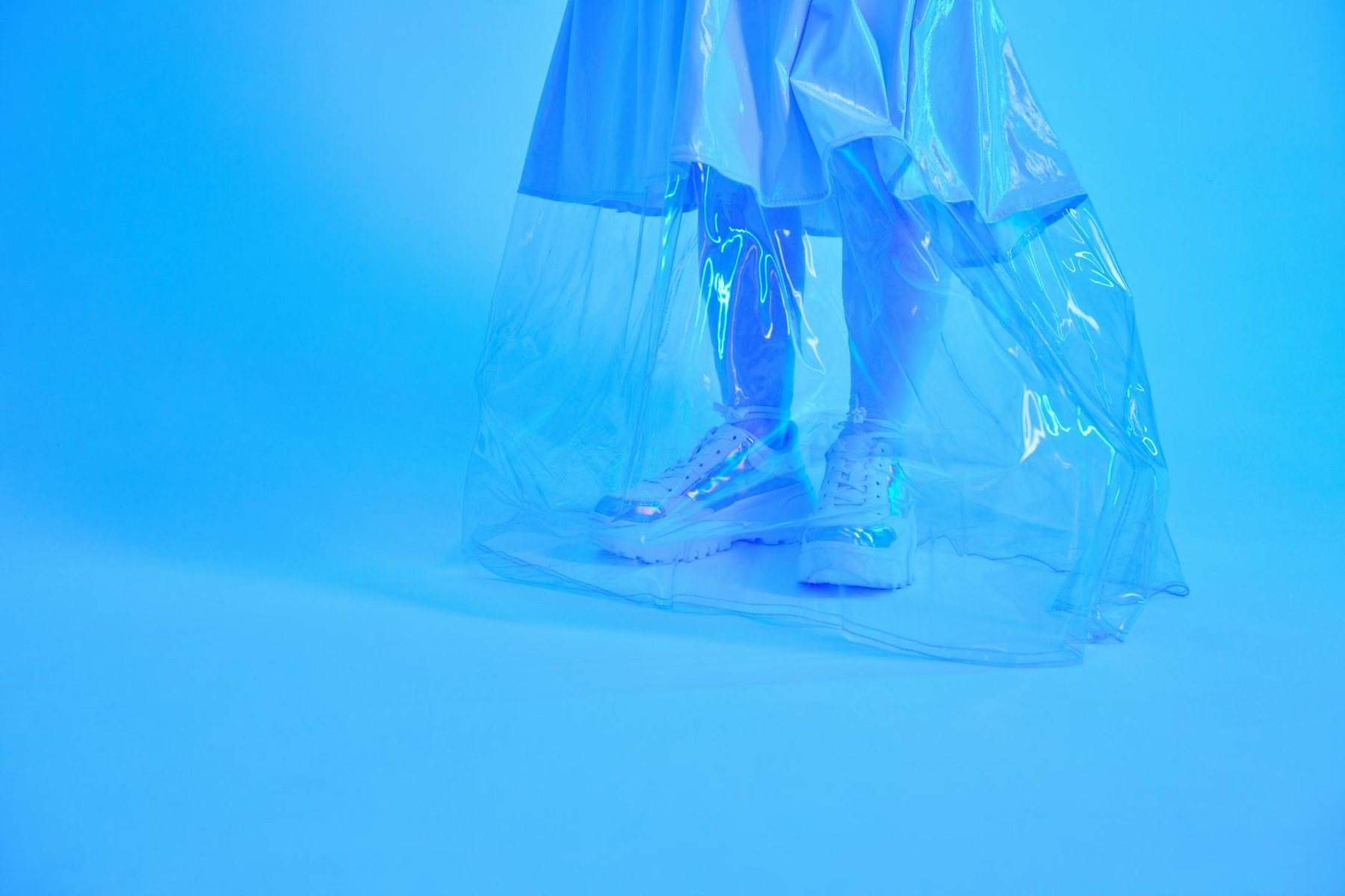 algae-based bio-sequins, breathing wardrobe, carbon-negative fashion, living textiles : The 'Breathing' Wardrobe: Algae-Based Bio-Sequins and the Death of Microplastics