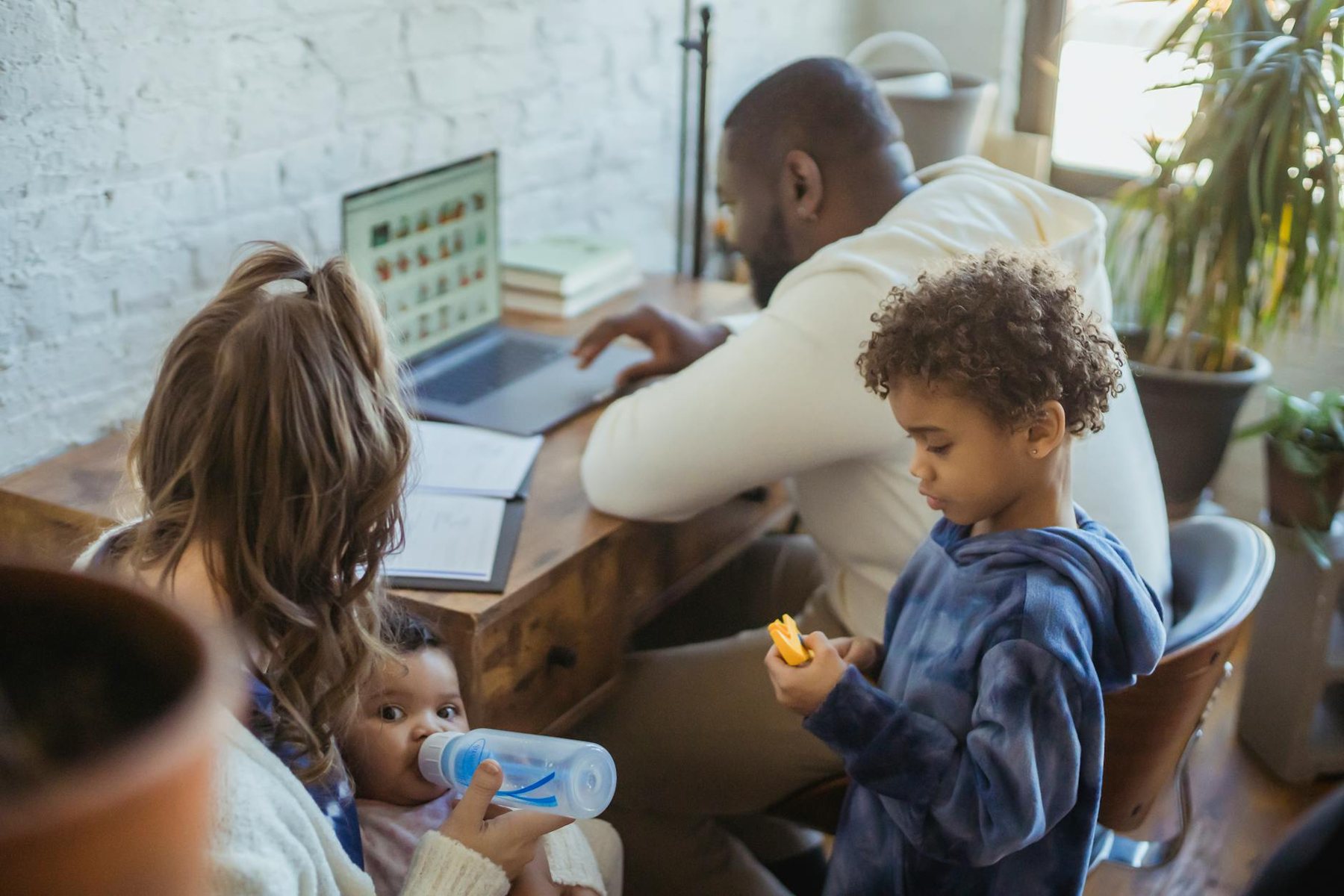 Intergenerational co-living trends : The Silver-Gen Z Housing Pact: The Rise of Intergenerational Co-Living