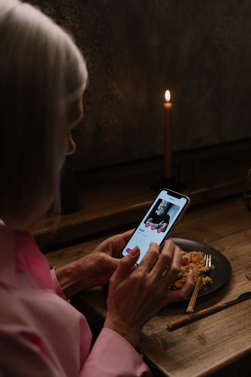 Tinder verification 2026 : Tinder’s Eye-Scan & The Global Crackdown on Cyberflashing