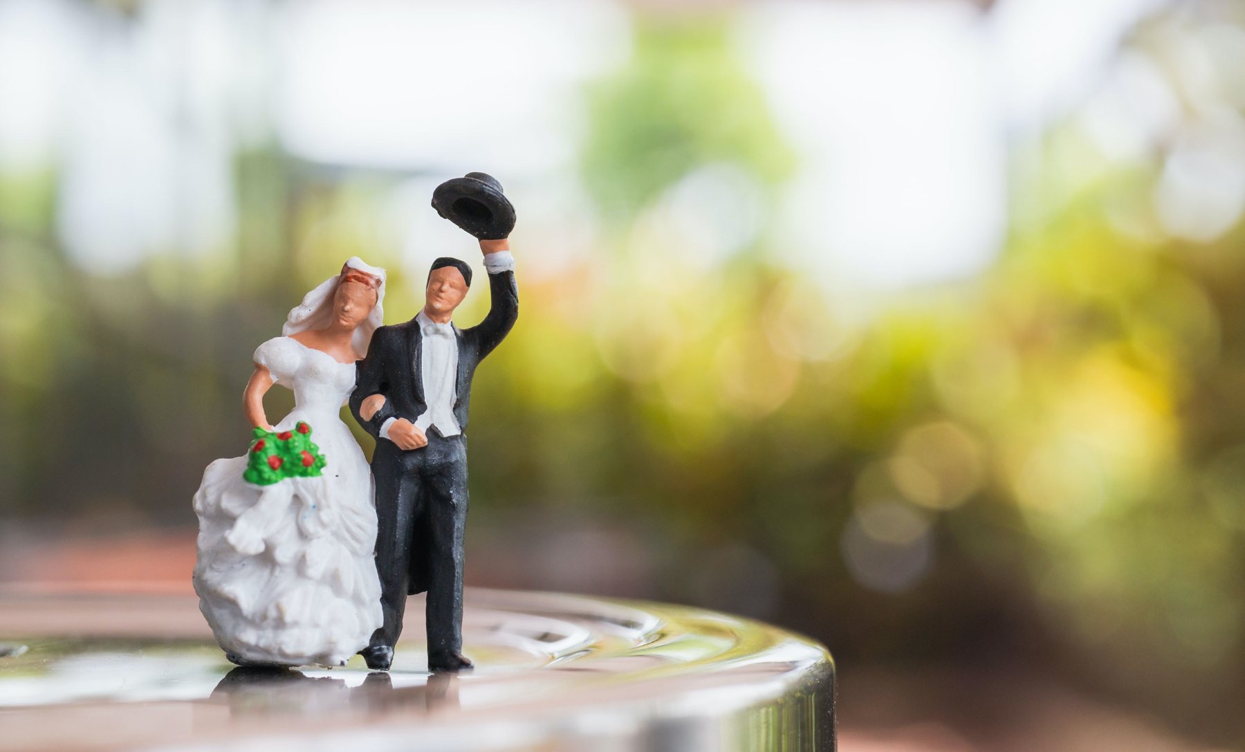 Solo-Polyamory and Self-Marriage : The Rise of Solo-Polyamory and the Self-Marriage Registry: A New Era of Autonomy