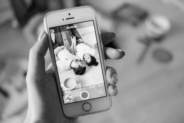 Decoding Modern Love: Your Survival Guide to Situationships and Ghosting