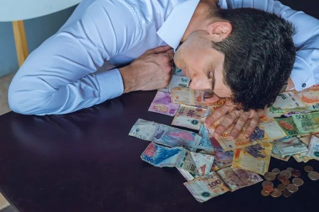 The Psychology of Decision Fatigue: Why Choosing Everything Is Exhausting Us