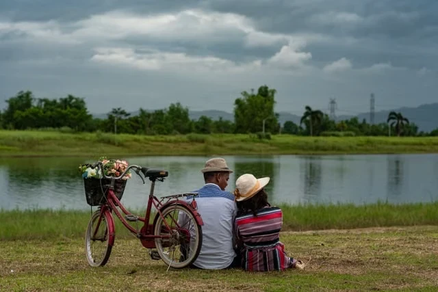 Friendship Is No Longer Background Noiseu2014Itu2019s the Engine of Modern Romance