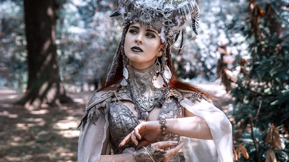Luna, Phoenix, Queen: Julie Orringer's Haunting Meditation on Love, Illness, and Betrayal