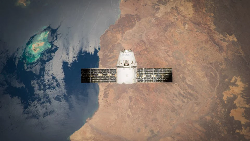 Musk and Bezos: The Billionaire Race Rewriting the Rules of Outer Space