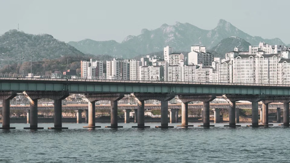 The New Yalu River Bridge Opens: A Decade of Steel, a New Chapter in China-North Korea Ties